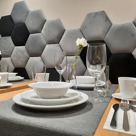 Bialy Dworek Bed and Breakfast 3*