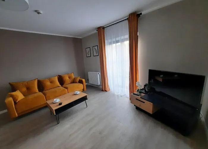 Bialy Dworek לינה וארוחת בוקר 3*