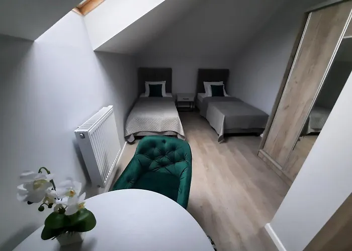 Bialy Dworek לינה וארוחת בוקר