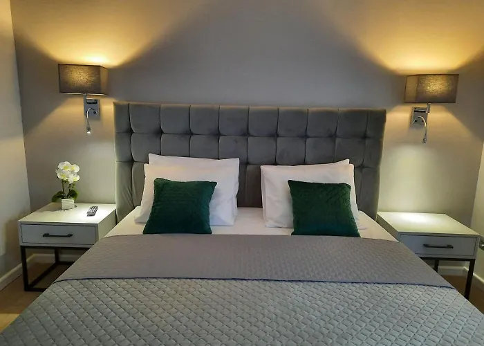 לינה וארוחת בוקר Bialy Dworek ויסלאו