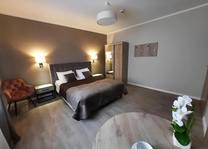 לינה וארוחת בוקר Bialy Dworek