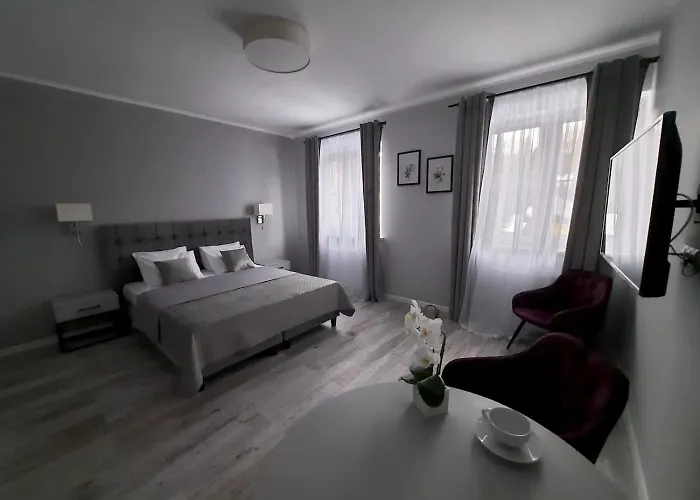 Bialy Dworek ויסלאו