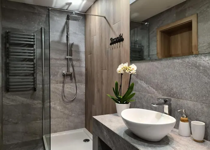 Bialy Dworek ויסלאו