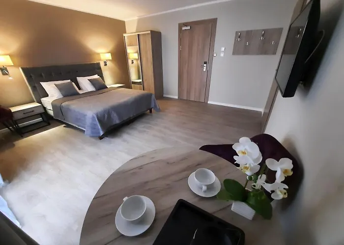 Bialy Dworek לינה וארוחת בוקר