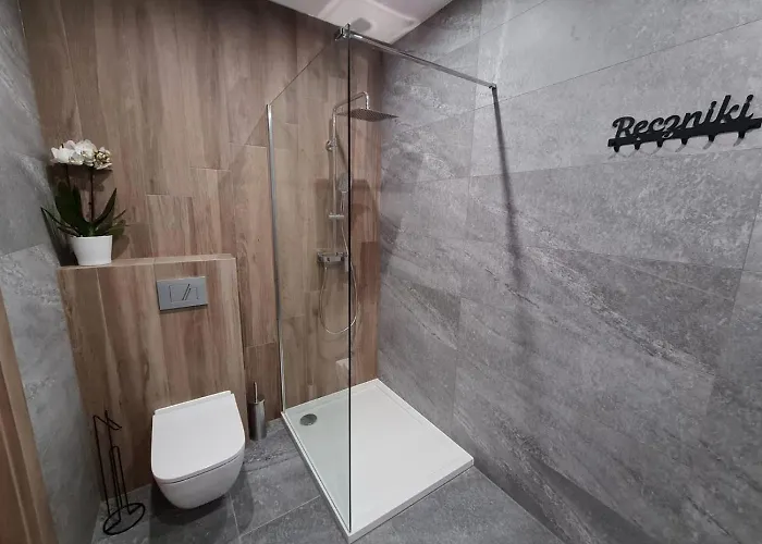 Bialy Dworek לינה וארוחת בוקר 3*