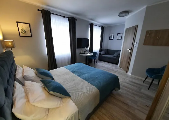 Bialy Dworek ויסלאו