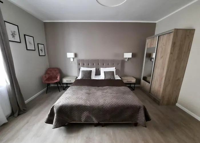 Bialy Dworek לינה וארוחת בוקר ויסלאו