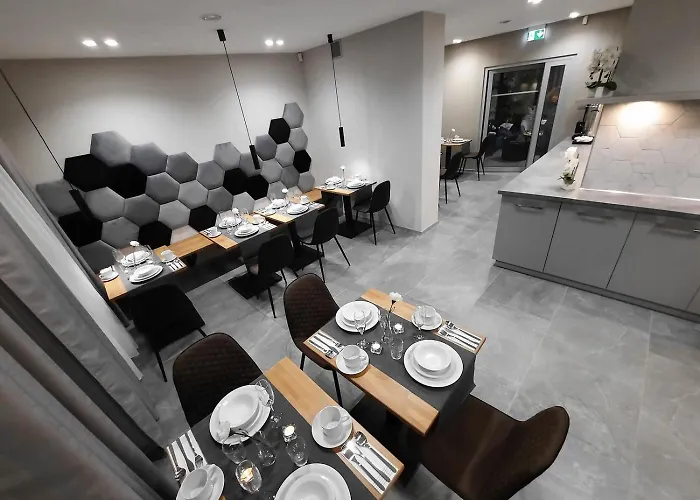 Bialy Dworek לינה וארוחת בוקר