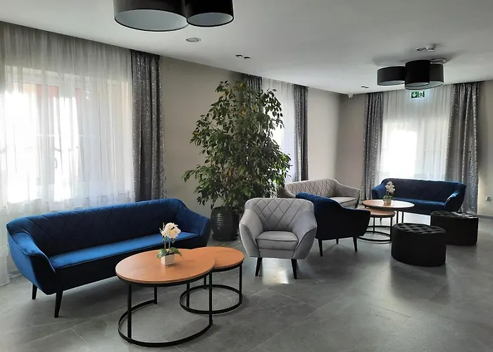 Bialy Dworek לינה וארוחת בוקר